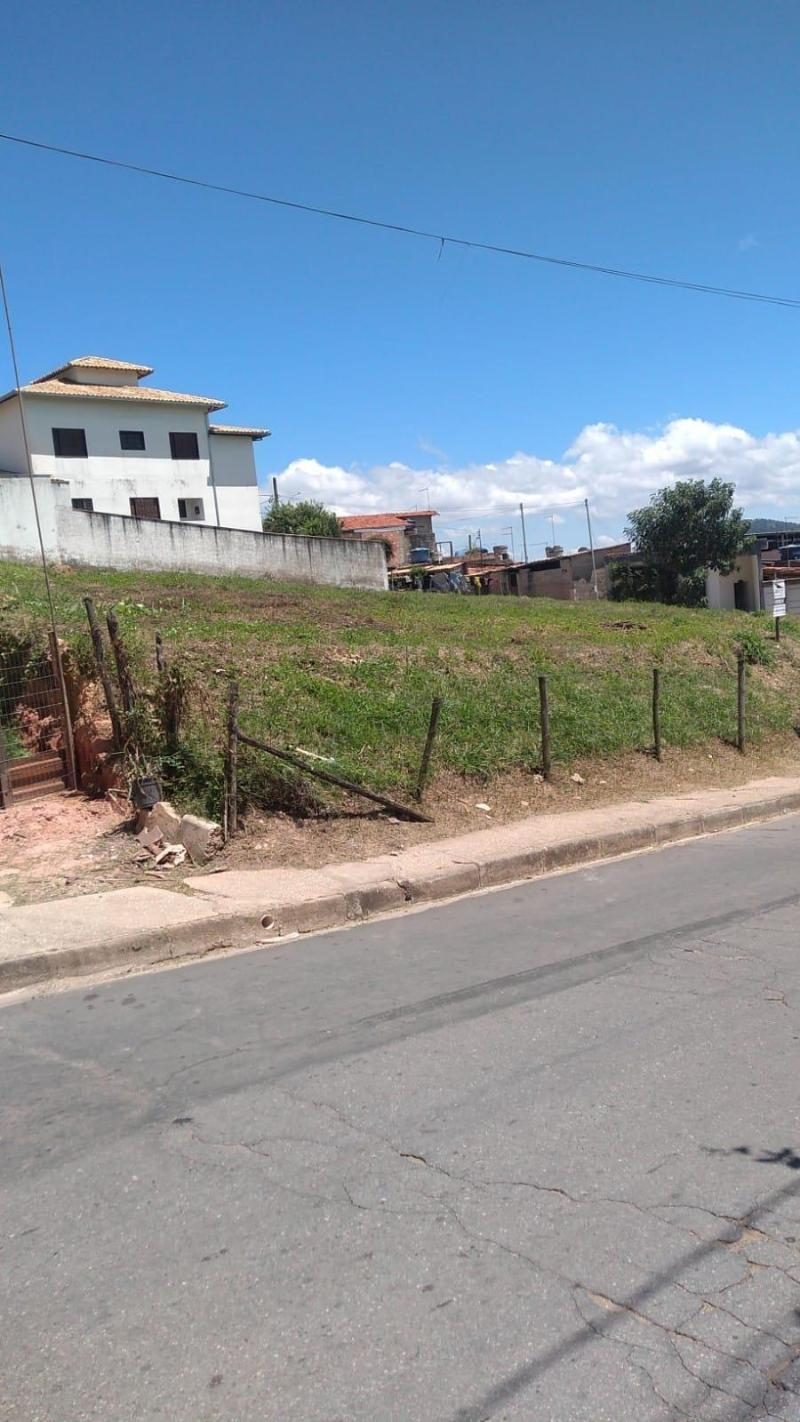 OTIMO TERRENO PROXIMO AO CENTRO DE CACHOEIRA DO CAMPO